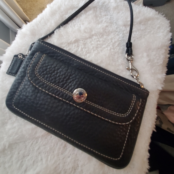 Coach Wristlet - Picture 4 of 4